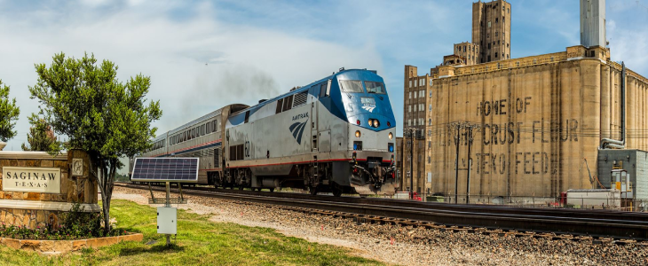 Amtrak train going through the city of saginaw texas